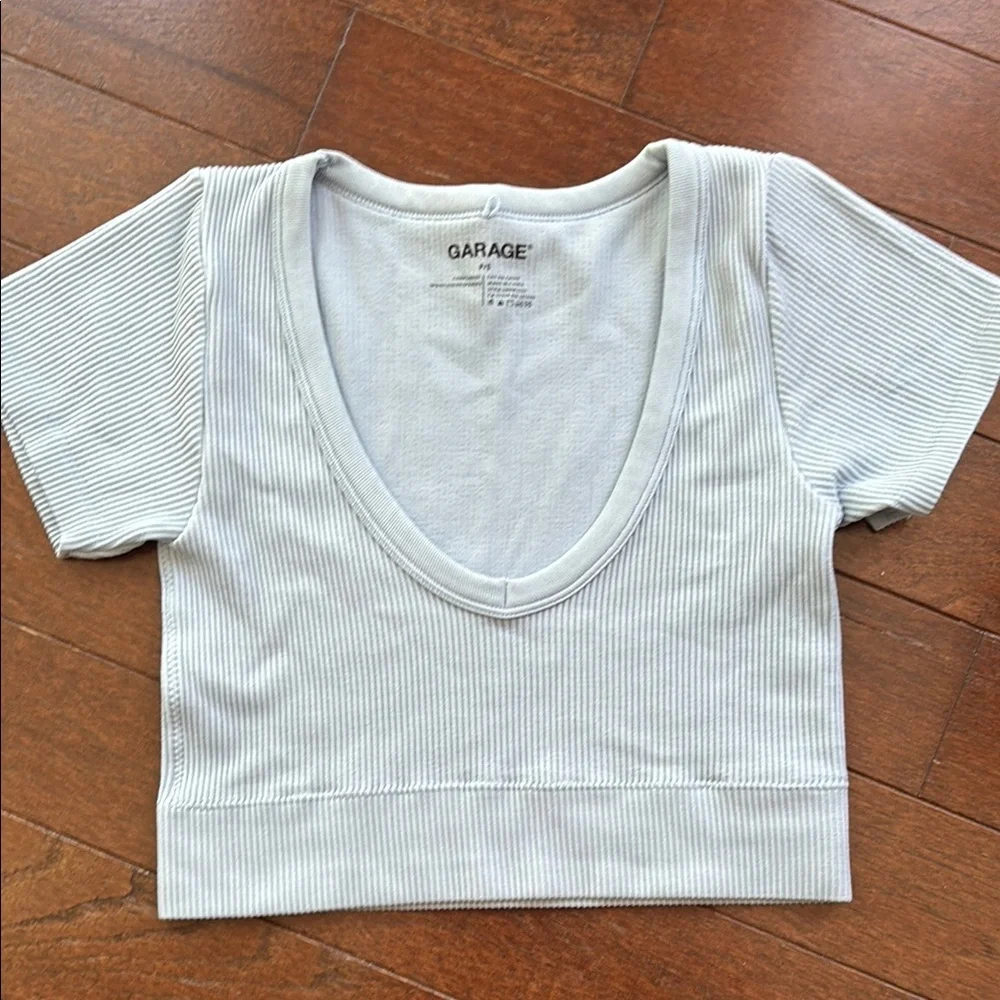 Garage Ribbed Crop Top - Picture 2 of 6